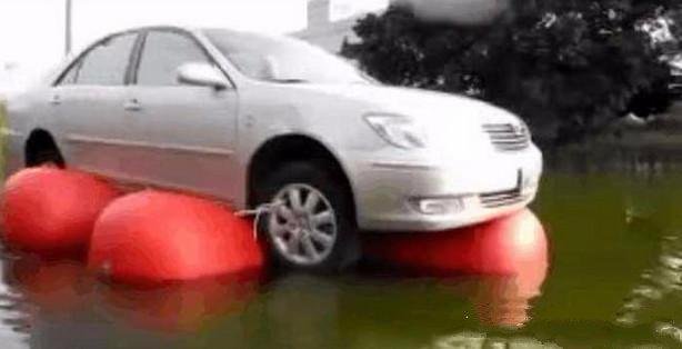 [转帖]男子发明汽车趟水神器，浸水车再也不怕了！