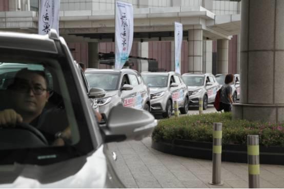 是居家暖男也是科技型男，试驾风光580智联型