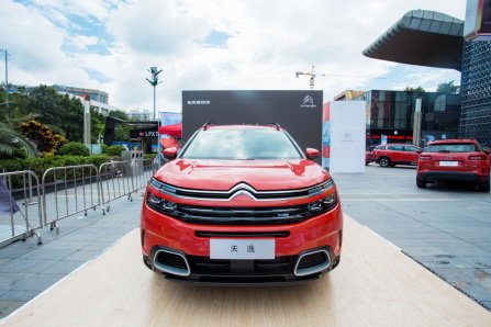 东风雪铁龙爆款SUV天逸 首批新车交付广州用户-图7