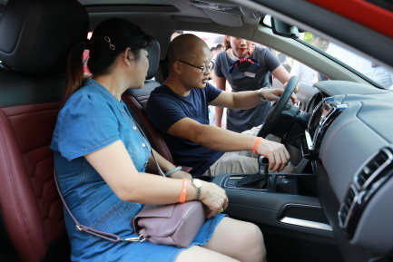 东风雪铁龙爆款SUV天逸 首批新车交付广州用户-图13