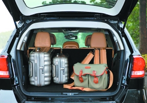 车上藏私房钱？隐蔽储物空间大揭秘