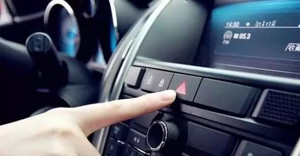 高速上刹车失灵怎么办？教你4招化险为夷！