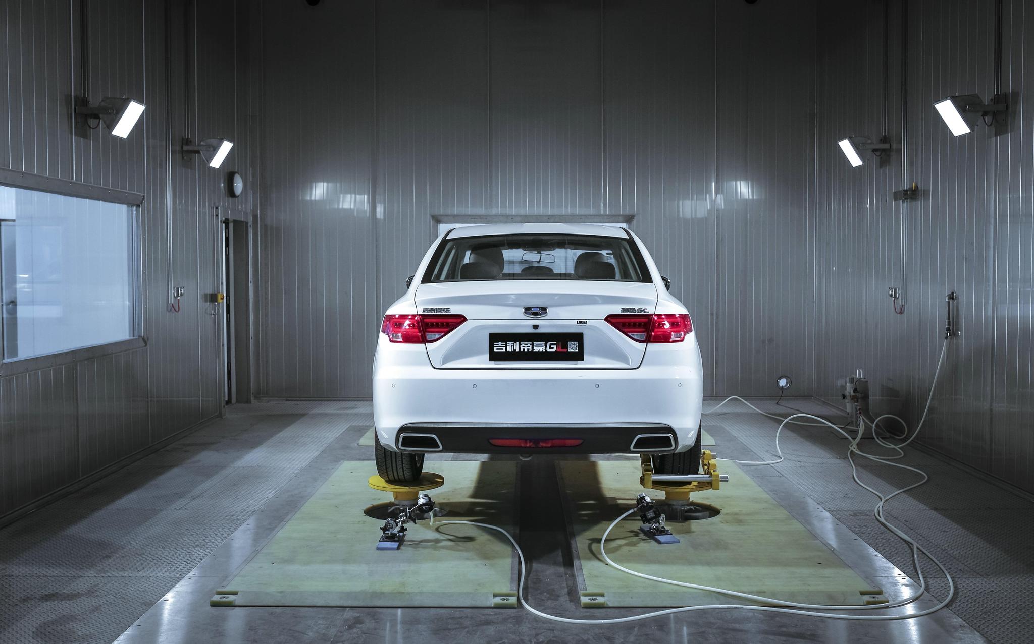 ▲这个实验室，温差能到110℃