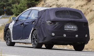 现代新款i40 Spied谍照曝光 2018年亮相