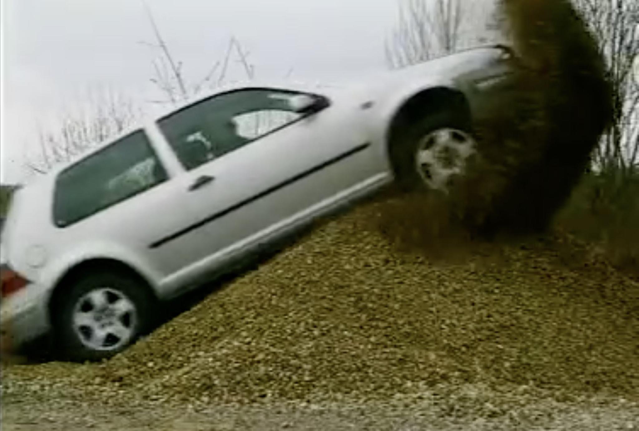 ▲请问这位试车手，你是不是对老板有意见？