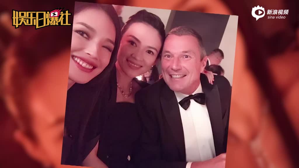 舒淇章子怡罕见自拍合影