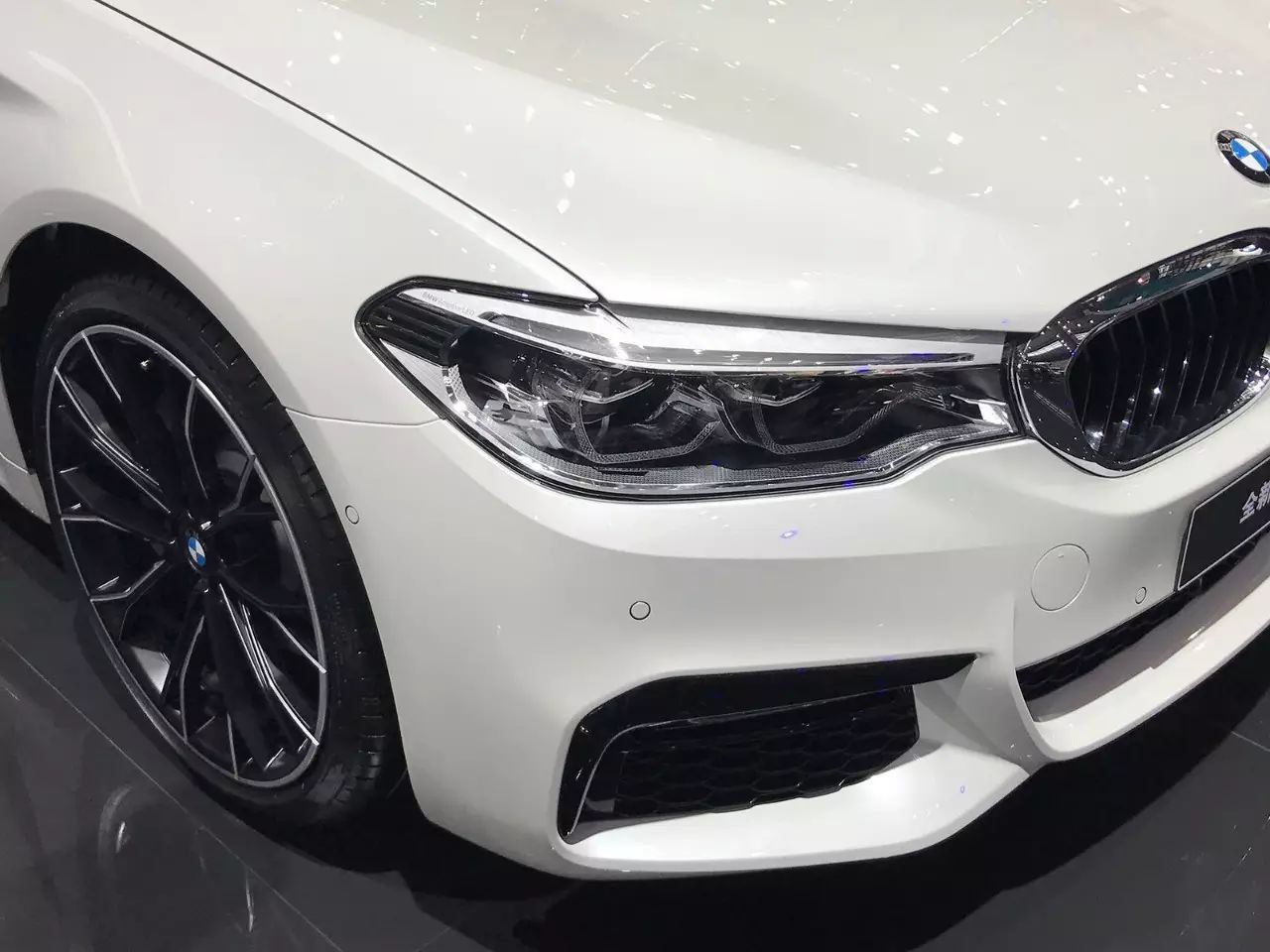 新宝马5系来了，还有买7系的必要吗？