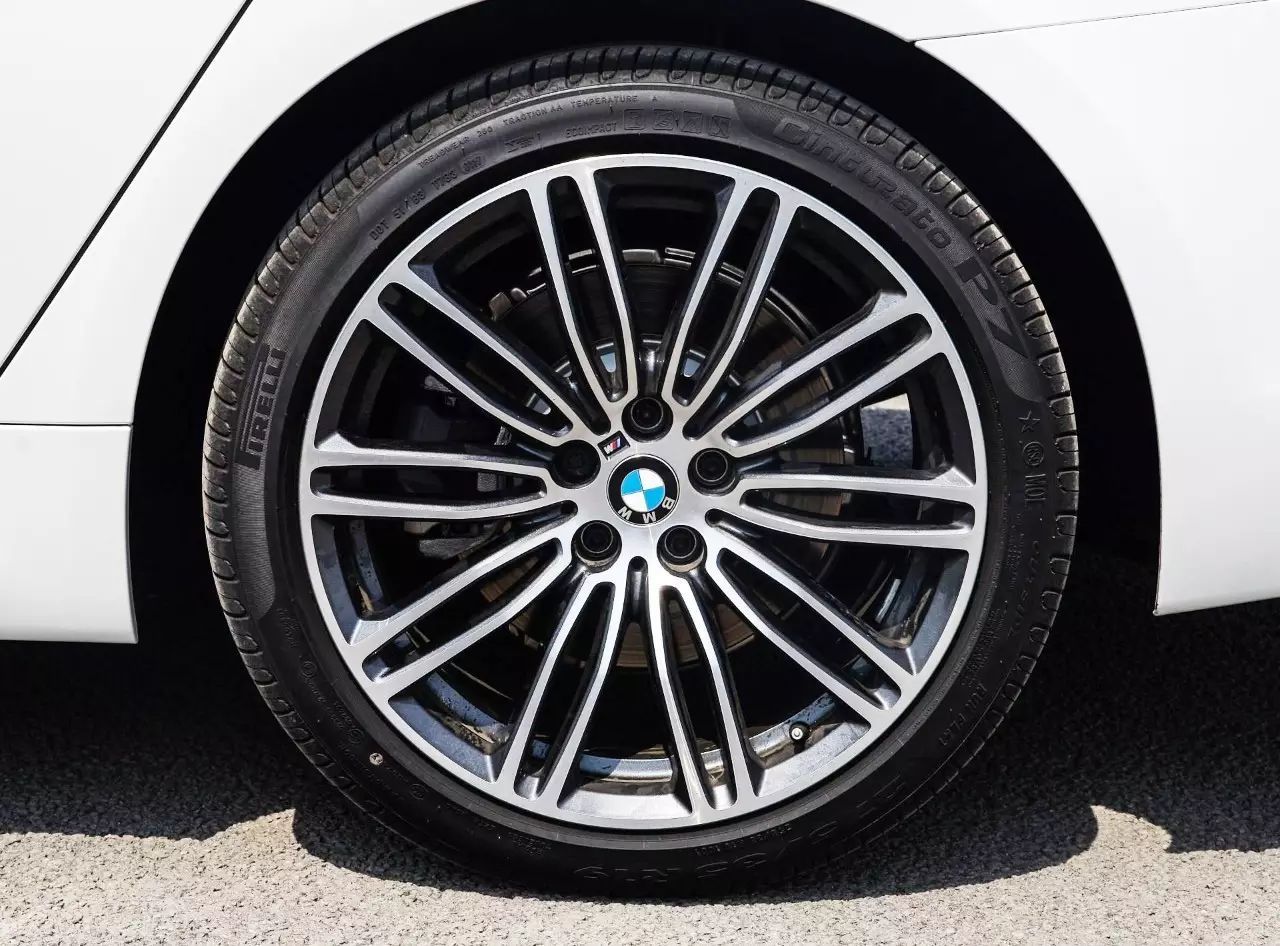 新宝马5系来了，还有买7系的必要吗？