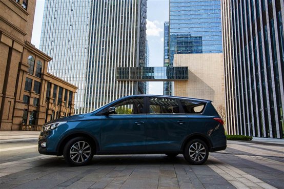 秒杀宝骏730卫冕“六冠王”其实光拼颜值就赢了