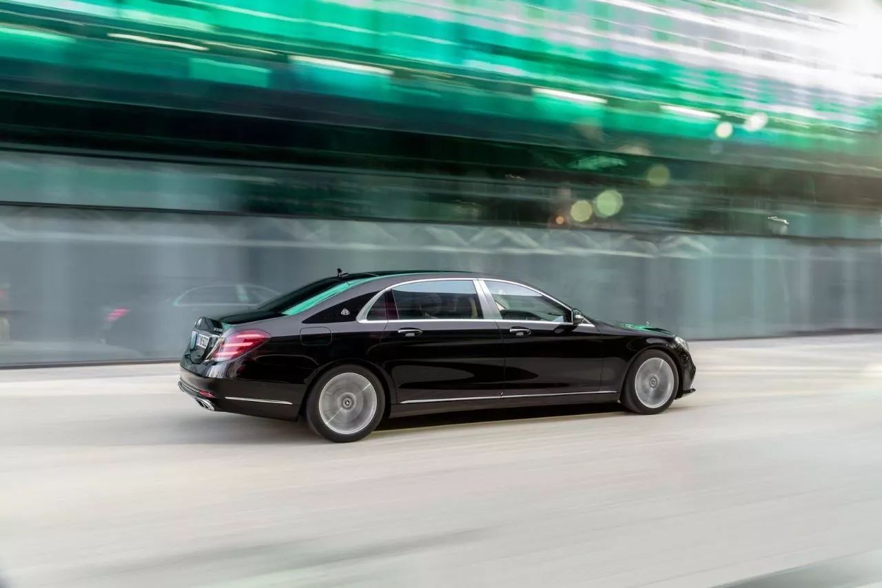 奔驰改款S级，靠什么和宝马7系、奥迪A8一战？