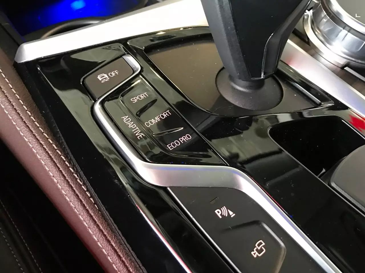 新宝马5系来了，还有买7系的必要吗？