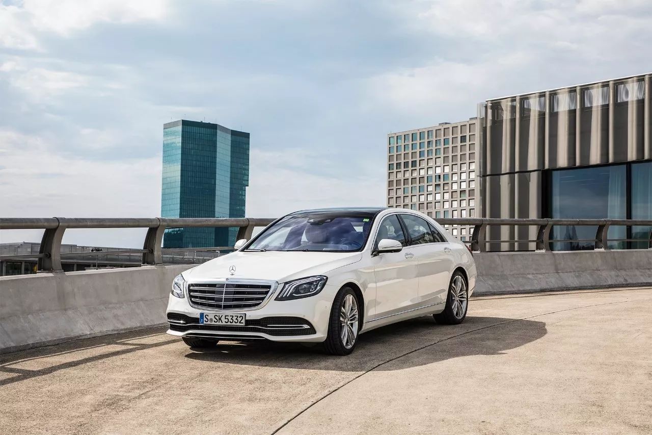 奔驰改款S级，靠什么和宝马7系、奥迪A8一战？