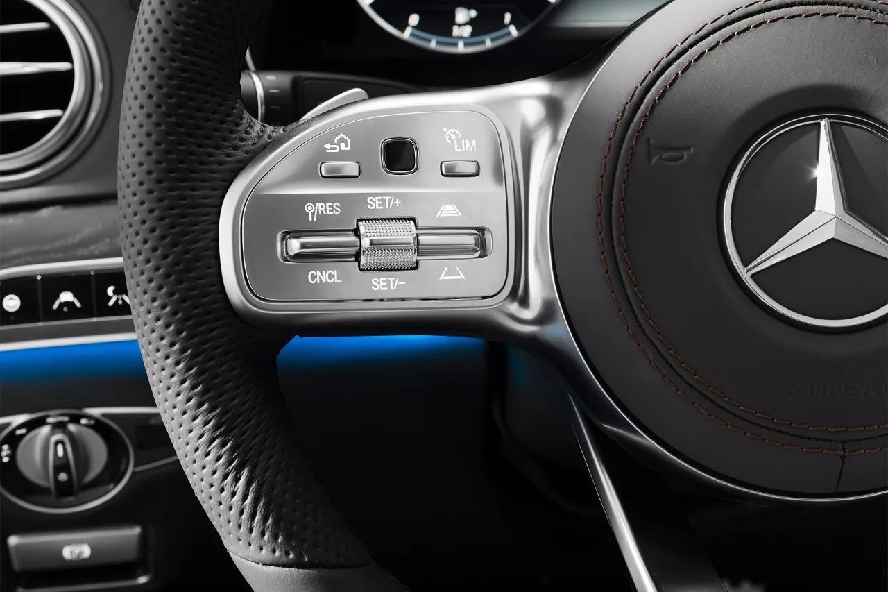 奔驰改款S级，靠什么和宝马7系、奥迪A8一战？