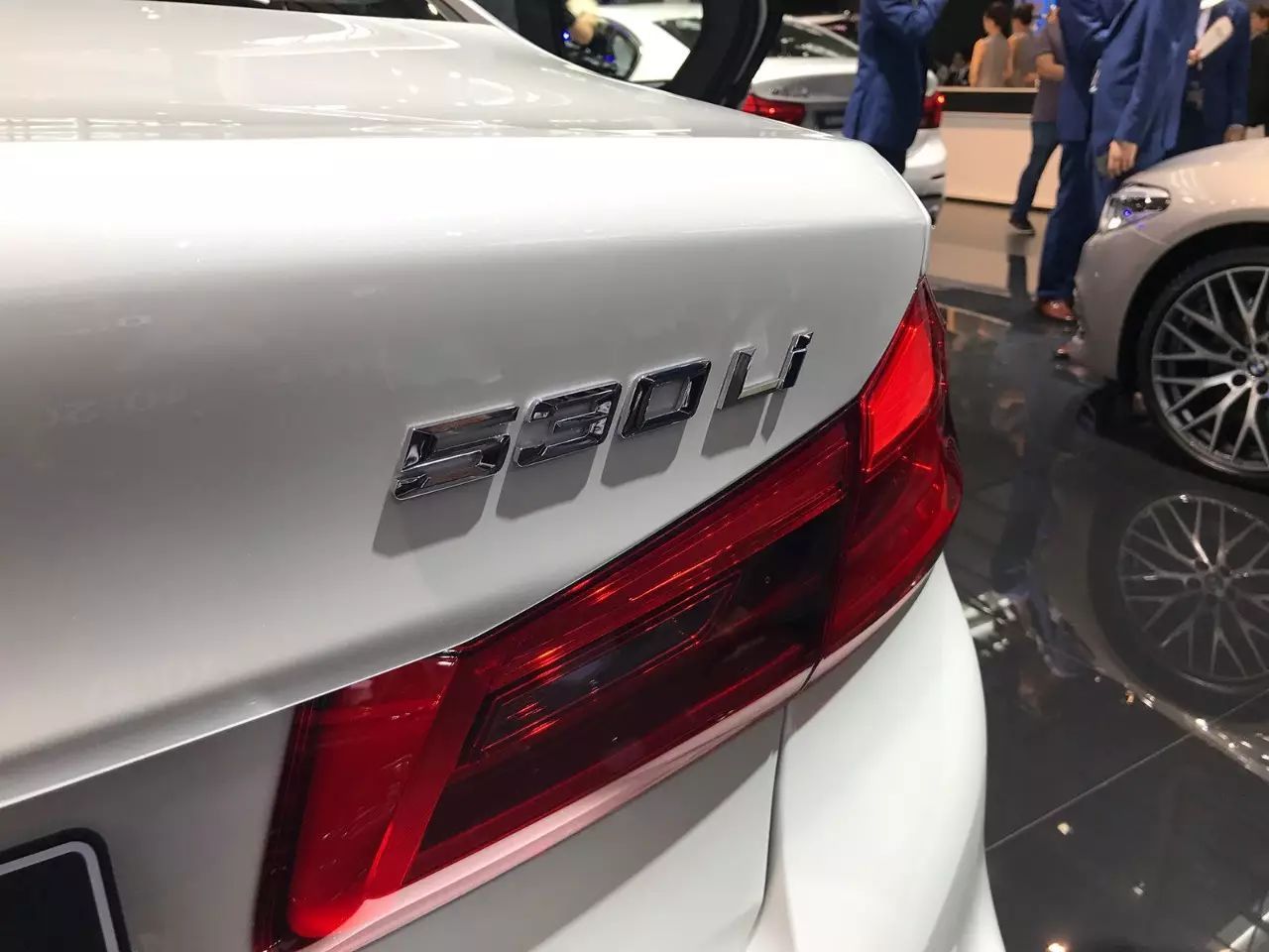 新宝马5系来了，还有买7系的必要吗？