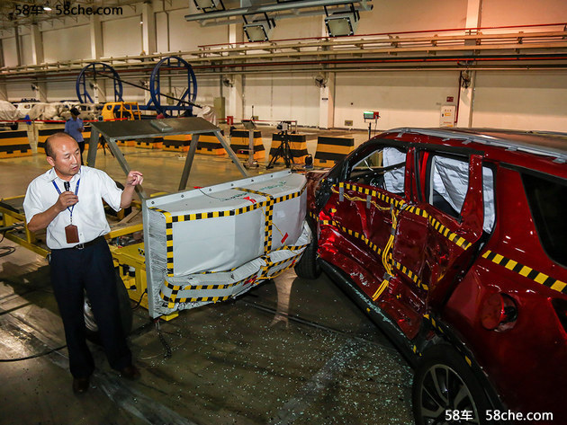 软硬兼得 长安CS55安全碰撞/智能化解读