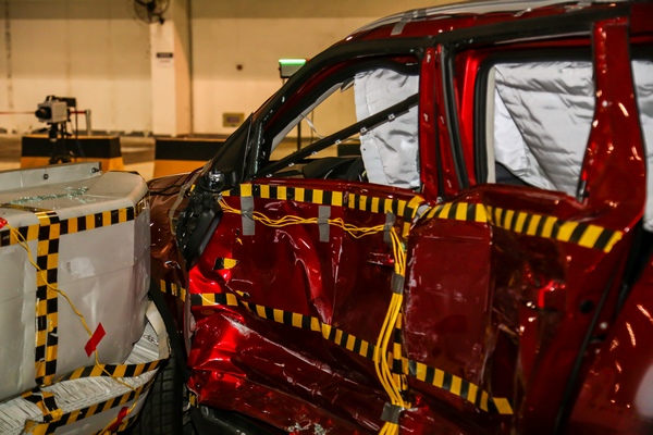 碰撞里的门道，长安CS55侧面碰撞测试