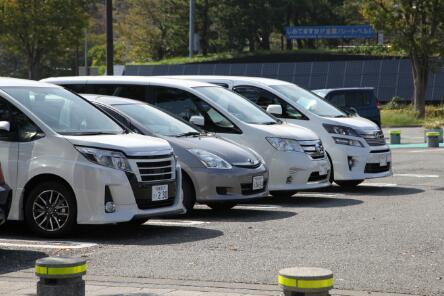 为什么日本人从来不买豪车？而在中国豪车遍地都是？