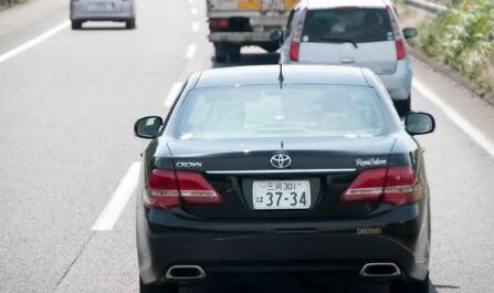 为什么日本人从来不买豪车？而在中国豪车遍地都是？