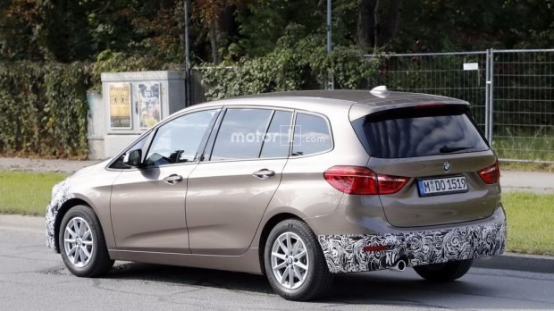 新款宝马2系多功能旅行车谍照 外观升级