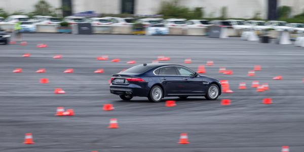 换上自家“芯”！ 试驾捷豹XFL全新2.0T