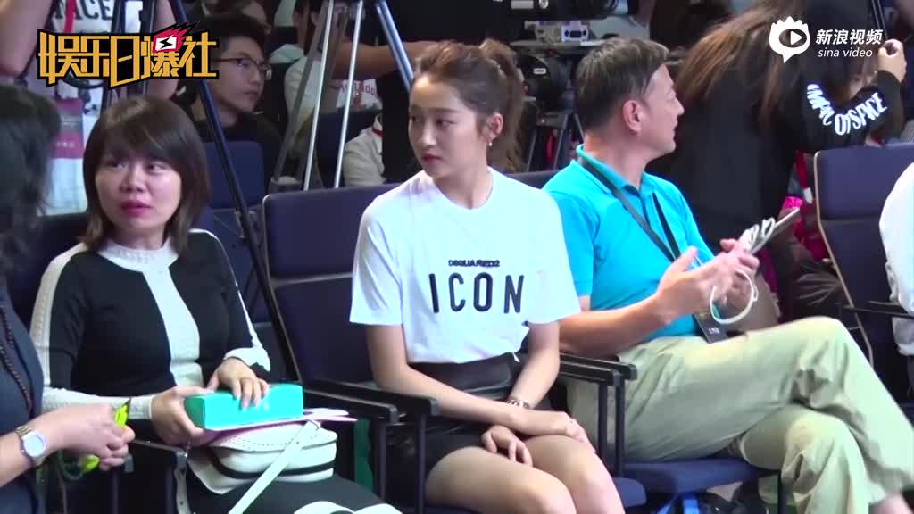 扒鹿晗关晓彤秀恩爱蛛丝马迹