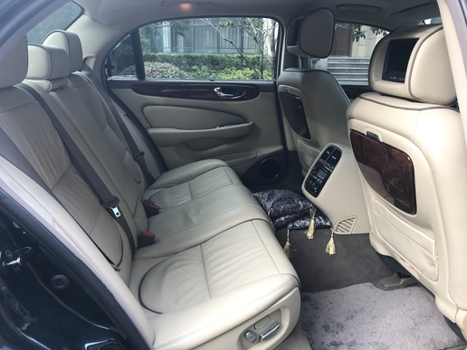 英国皇家血统的座驾，捷豹XJ6L。