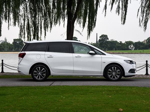 别克GL6是抢大哥GL8的饭碗，还是盯着大众本田的肥肉？