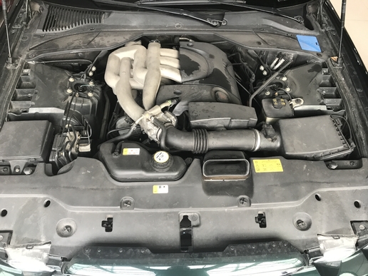 英国皇家血统的座驾，捷豹XJ6L。