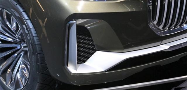 宝马最大的SUV，配2个大龅牙，车内的1根水晶鸡腿够玩一年！