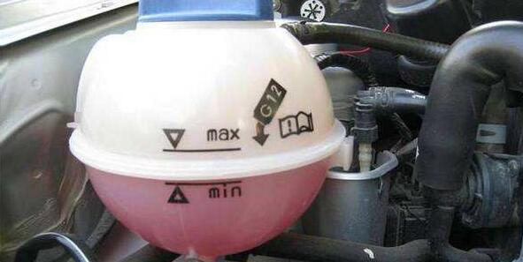 冷却液液位经常忽高忽低 这事儿正常吗？