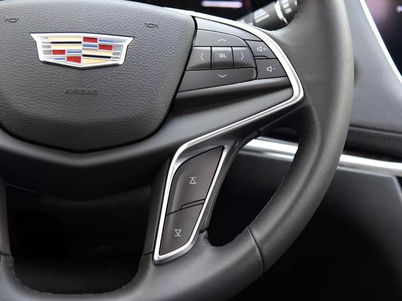 如果你能忽略几个细节上的“不完美”，凯迪拉克XT5可选