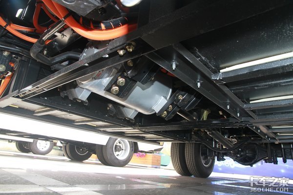 电动车想当'接班人'? 这些问题必须搞定