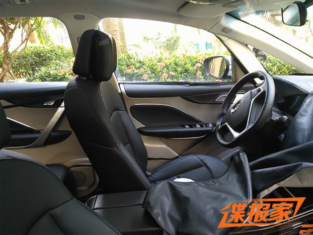 吉利全新MPV谍照曝光 或于明年年底亮相