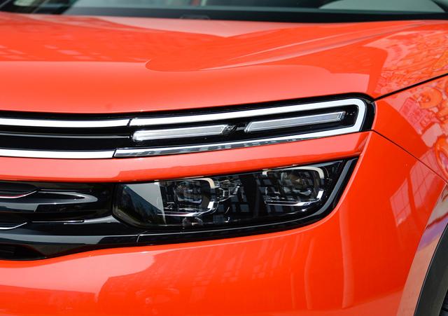 这款法系车外形炫酷，为了销量不惜与同门厮杀？