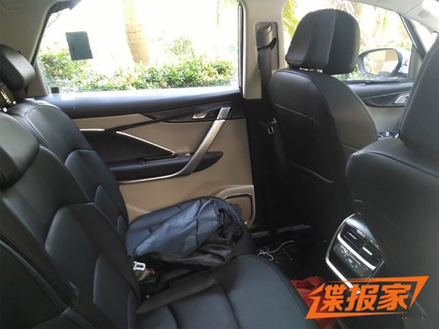 吉利全新MPV谍照曝光 或于明年年底亮相