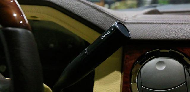 煤老板SUV挂黄牌上路，开门得输密码，前后排墙隔开方便干很多事