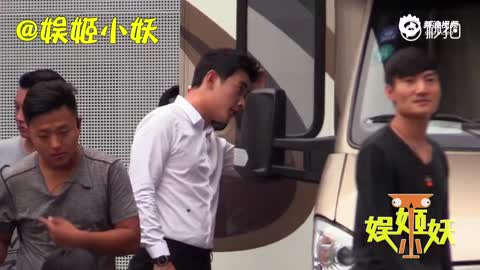 唐嫣罗晋合体拍戏力破分手传闻 现场撒狗粮