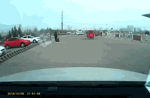 [转帖]交警提醒车主：遇到碰瓷者，车主最好这样做！