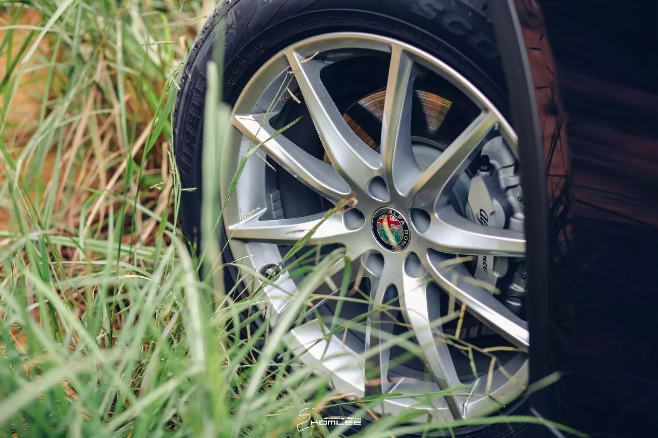 有台SUV要和你聊驾驶乐趣丨试Stelvio