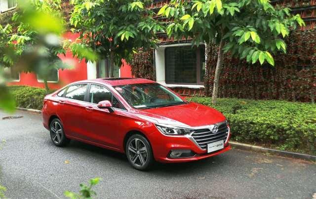 颜值当道 以“智”取胜——试驾全新绅宝D50