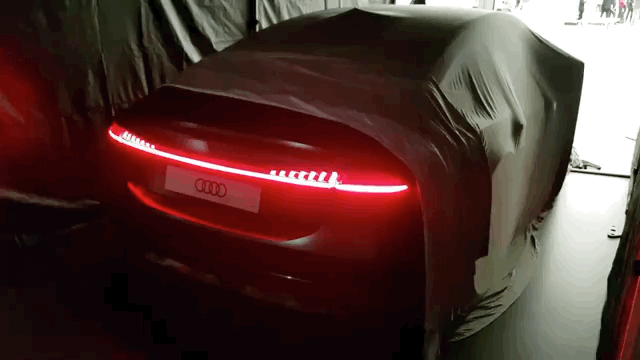 看完奥迪全新A7的OLED矩阵式尾灯 真心给“灯厂”跪了