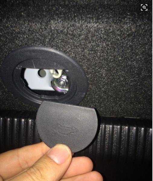 汽车里有个不起眼的小孔 90%的人都不知勤检查