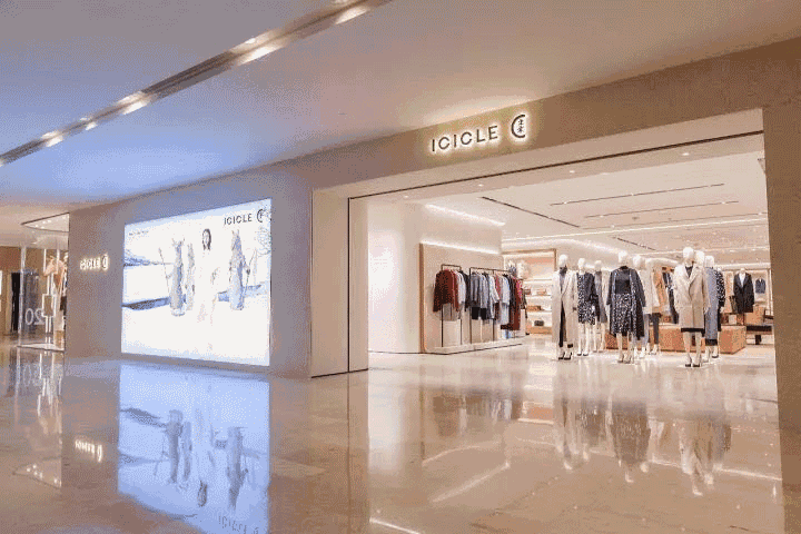目前,icicle中国首家旗舰店已于南京德基广场亮相,面积近1000㎡,店内