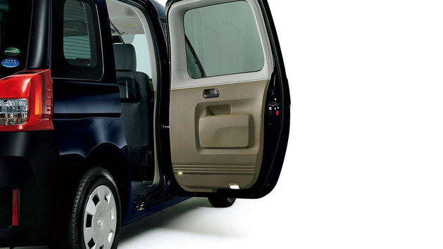 丰田发布全新出租车官图 采用混合系统