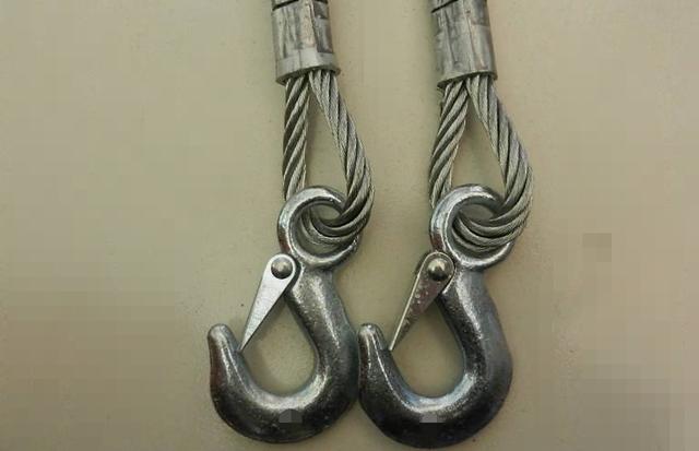 车内常备一根绳子 不是为了救人而是为了自救