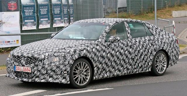 全新皇冠于纽北赛道测试谍照