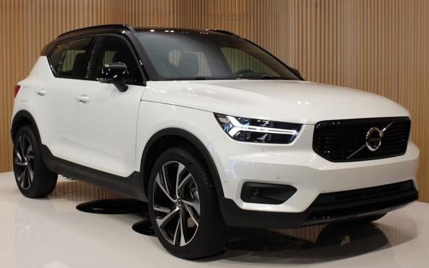 车头两把锤子，配上晃眼的价格，这车在国内要被BBA打得满地找牙