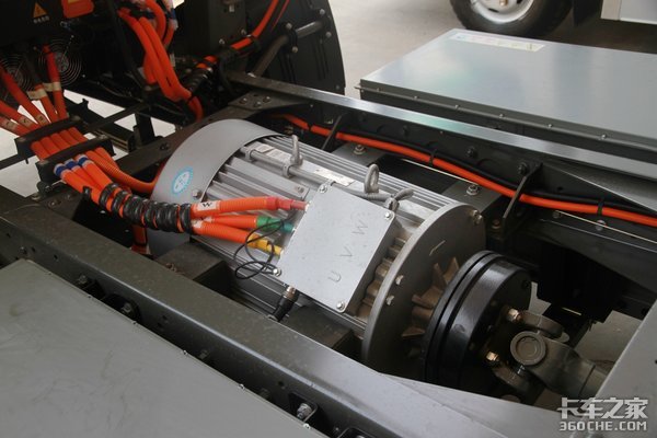 续航不够快充来凑 电动车充电越快越好?