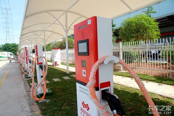 续航不够快充来凑 电动车充电越快越好?