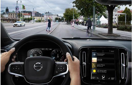 车头两把锤子，配上晃眼的价格，这车在国内要被BBA打得满地找牙